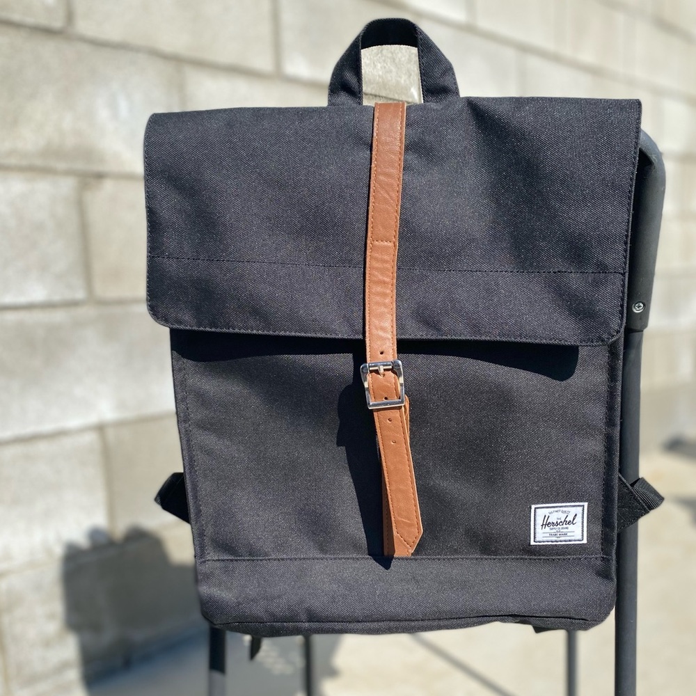 Hershel City Backpack | Mid-Volume